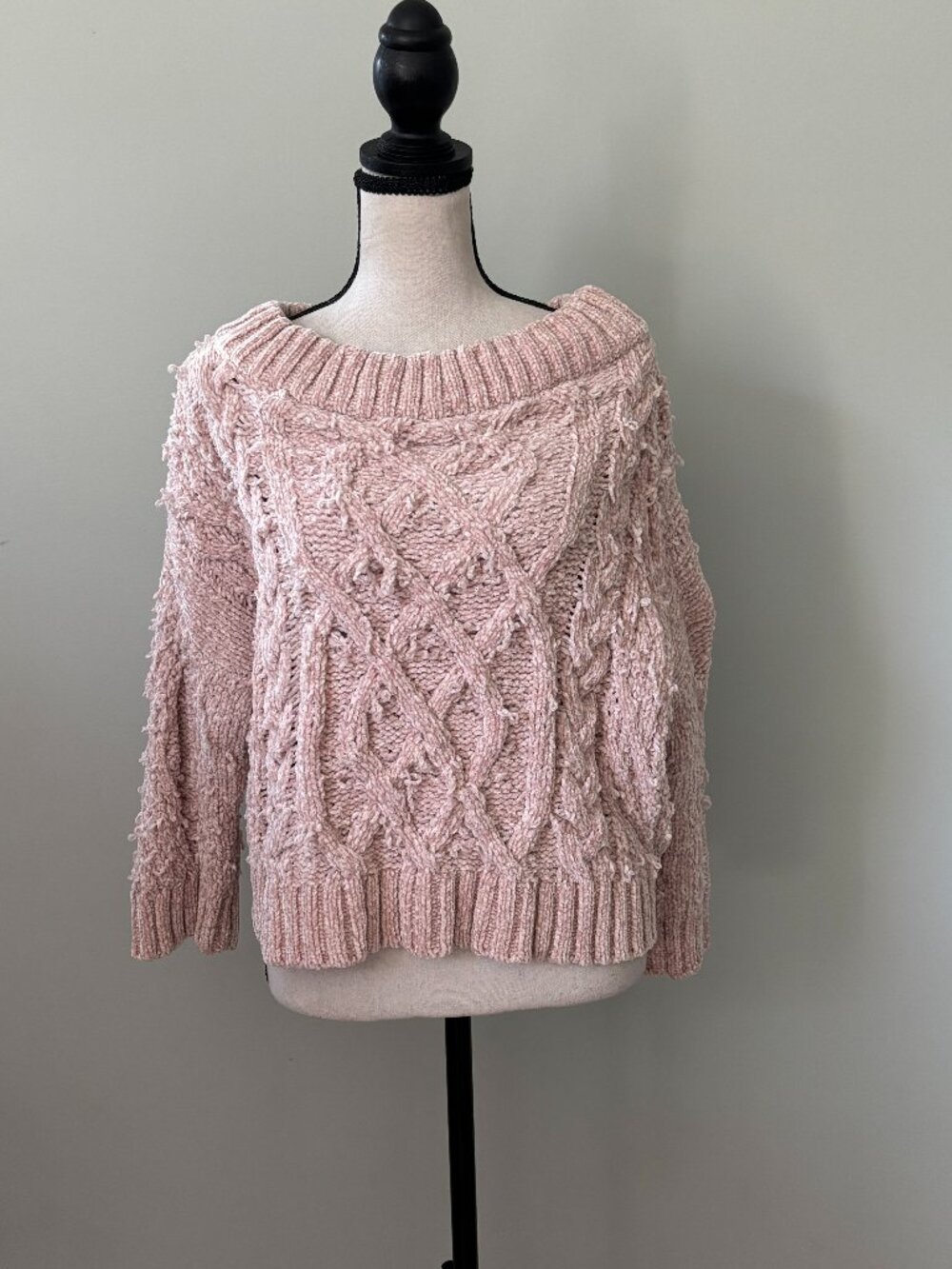 Aakaa Blush Chenille Cable Knit Off-Shoulder Sweater — Size M Like New